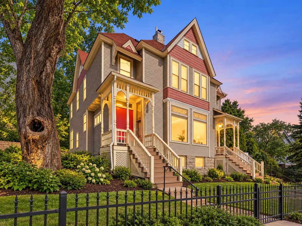 345 Grand Avenue, Saint Paul
