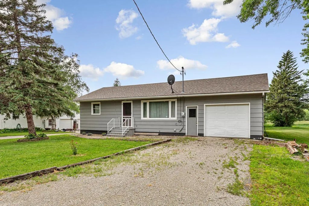 307 Dove Street, Minnesota Lake