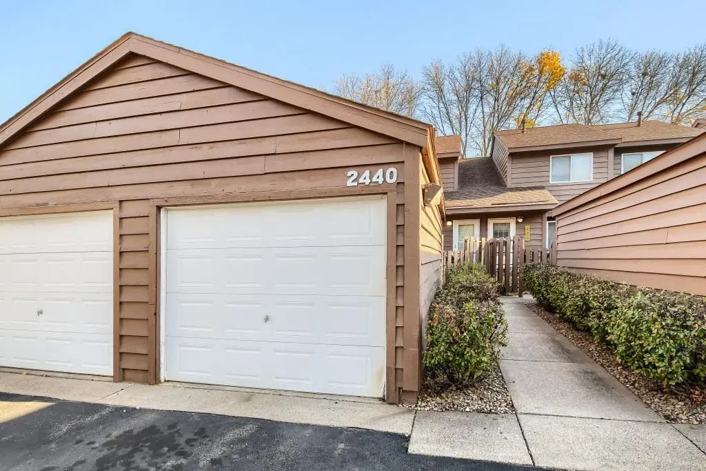 2440 Crestwood Drive, North Saint Paul