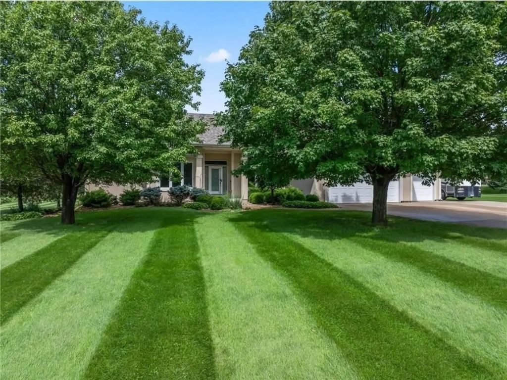 2631 Hawk Hill Lane Sw, Rochester