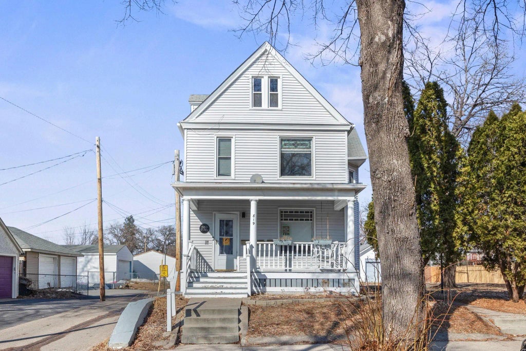 819 24th Avenue Ne, Minneapolis