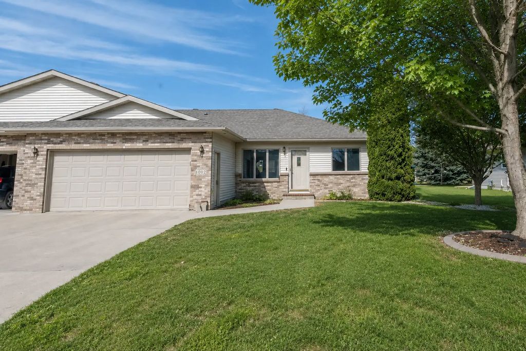 1002 9th Avenue Se, Barnesville