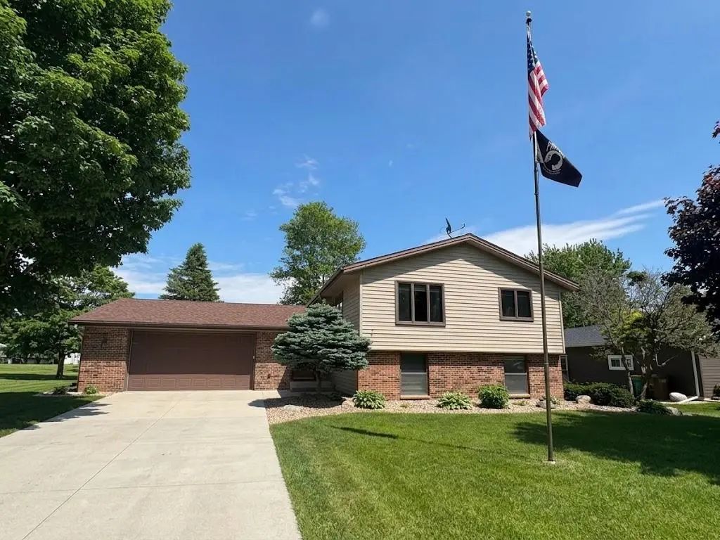 1918 Bayview Drive, Albert Lea