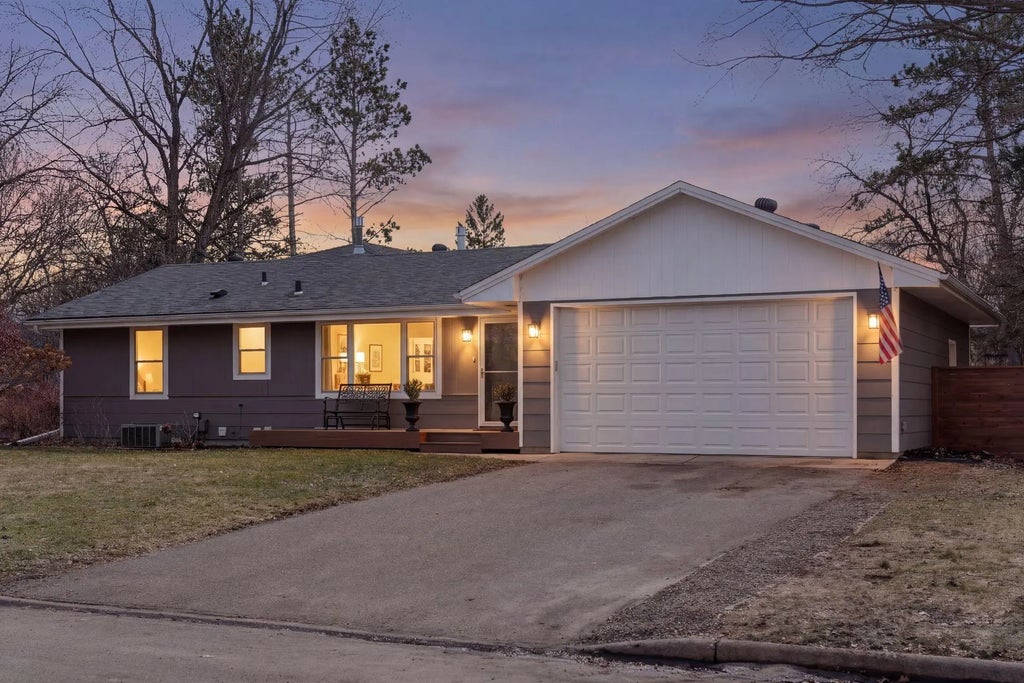 2401 Jones Place W, Bloomington