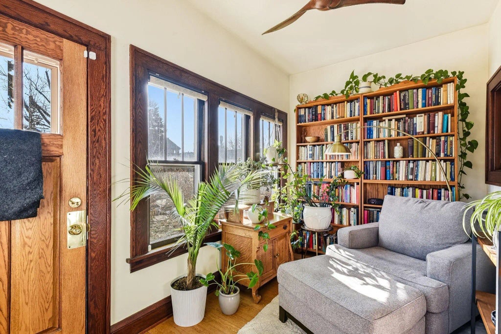 3014 Hayes Street Ne, Minneapolis