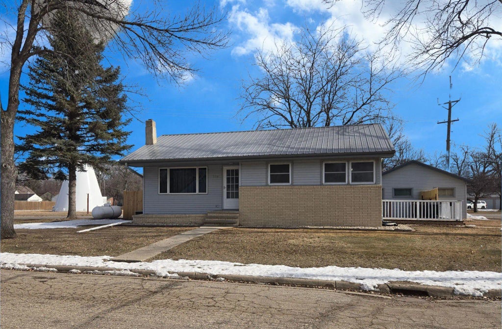 206 14th Street N, Wheaton