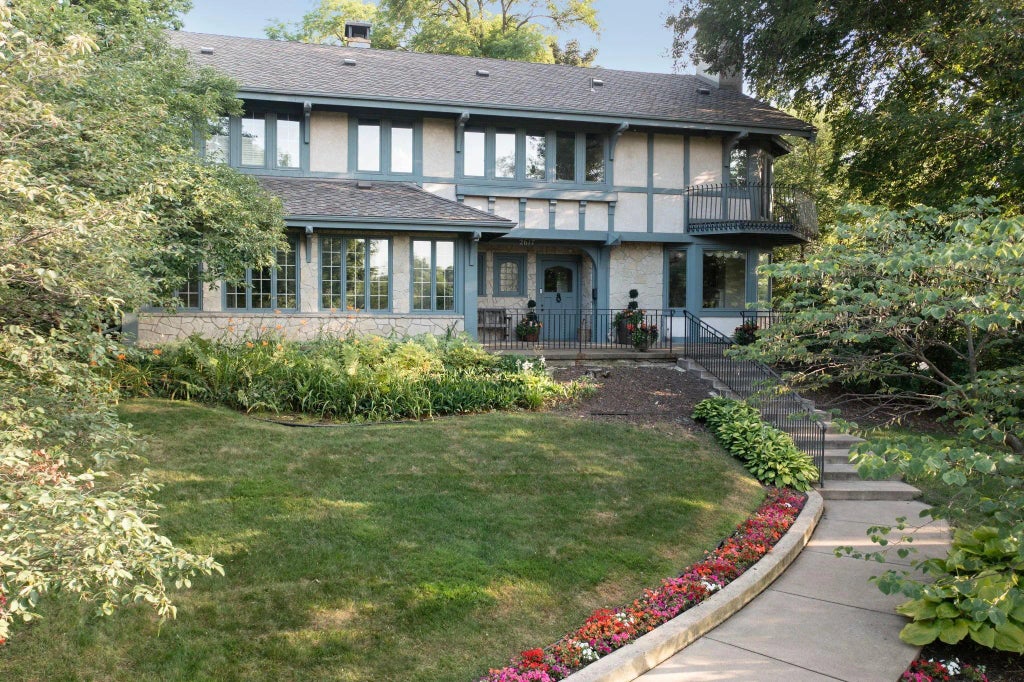 2617 Dean Parkway, Minneapolis
