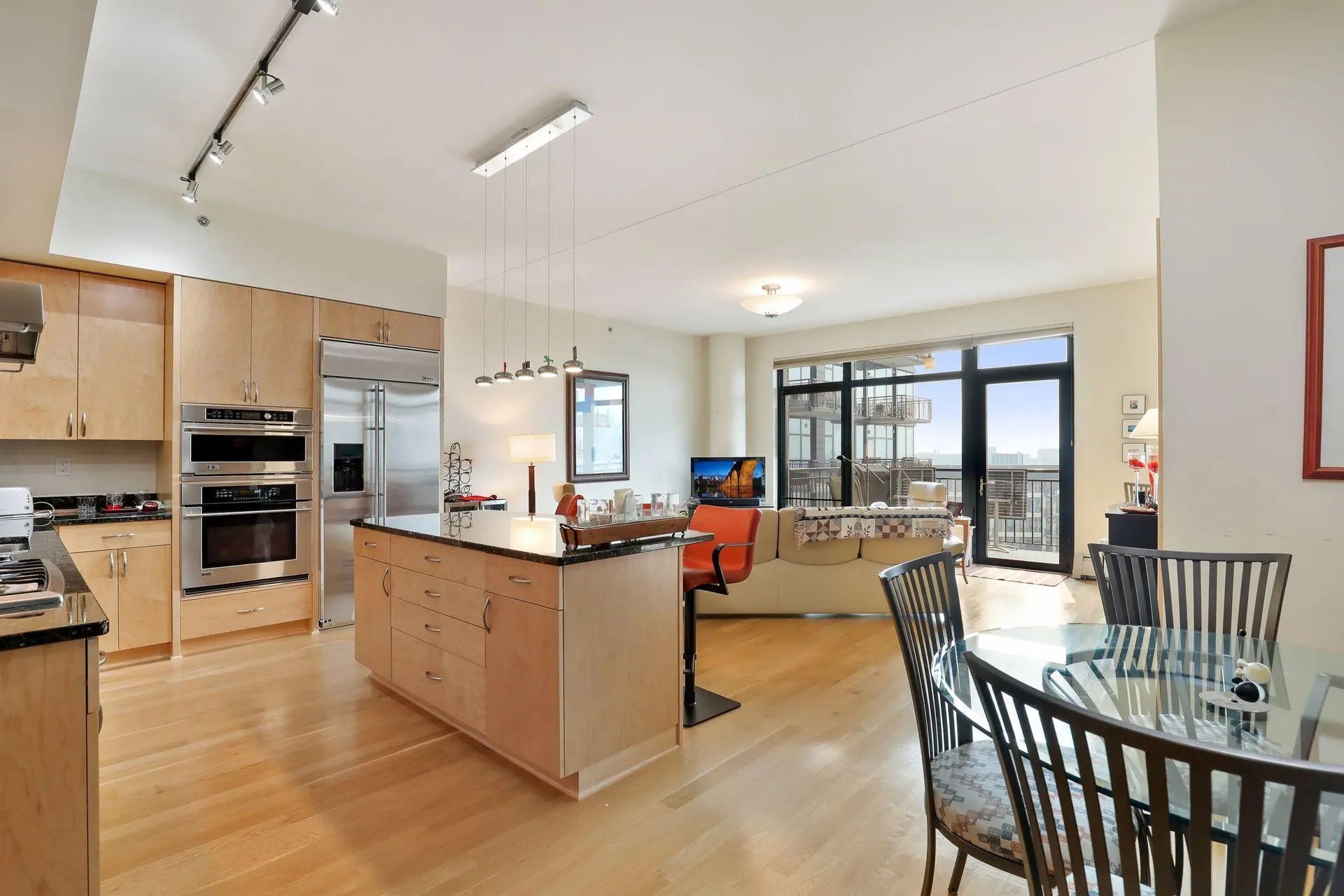 Photo of Listing #7029314