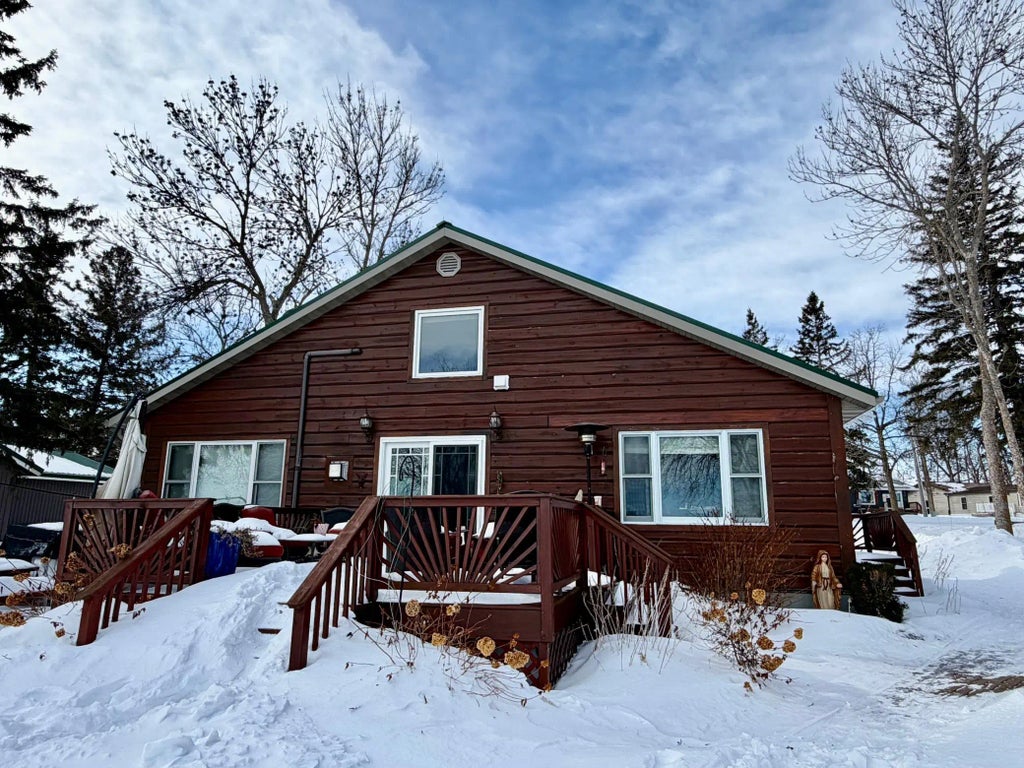 38492 Beach Street, Warroad