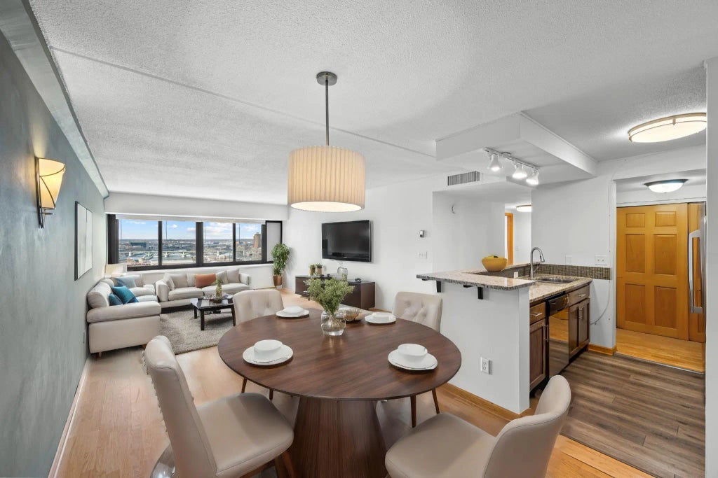 1920 S 1st Street 2102, Minneapolis