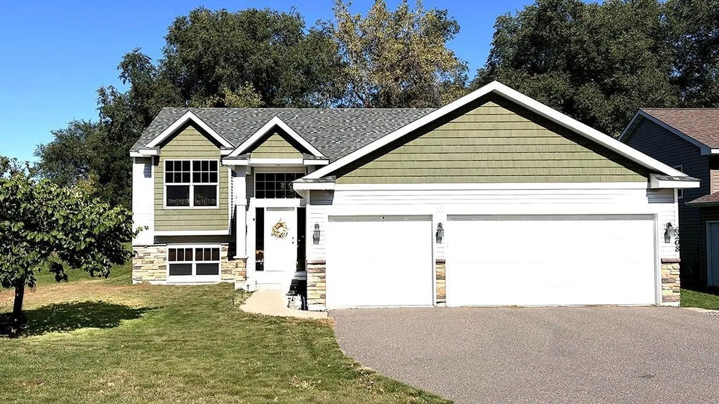 6208 39th Avenue N, Crystal