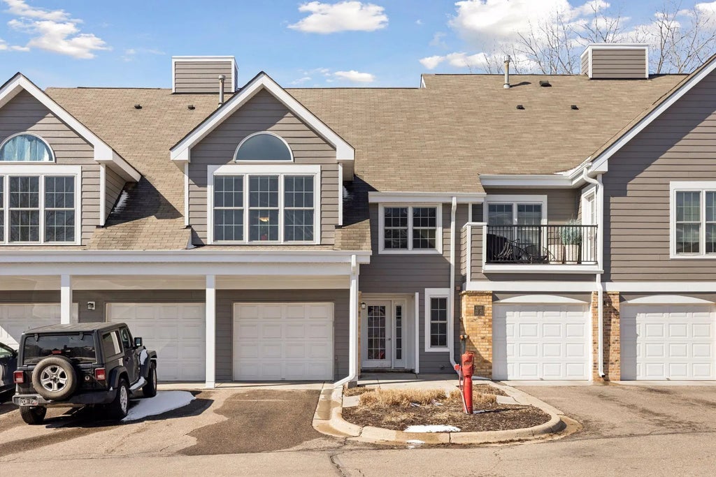 6050 Chasewood Parkway 202, Hopkins