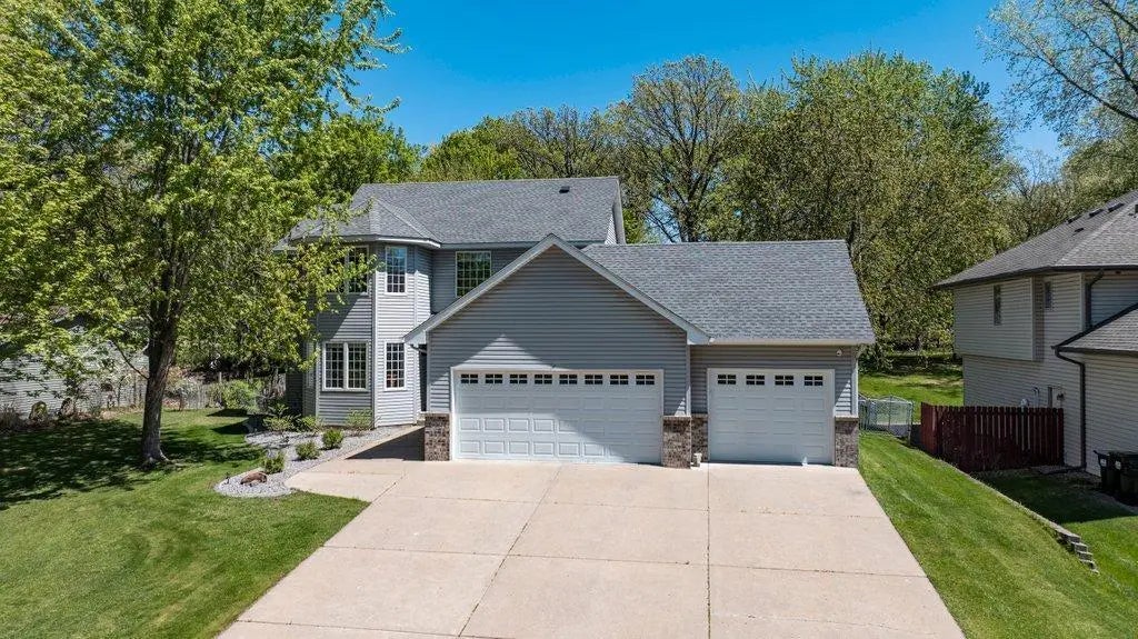 9967 Egret Boulevard Nw, Coon Rapids