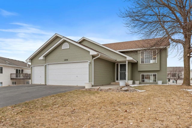 1434 Sparrow Road, Waconia