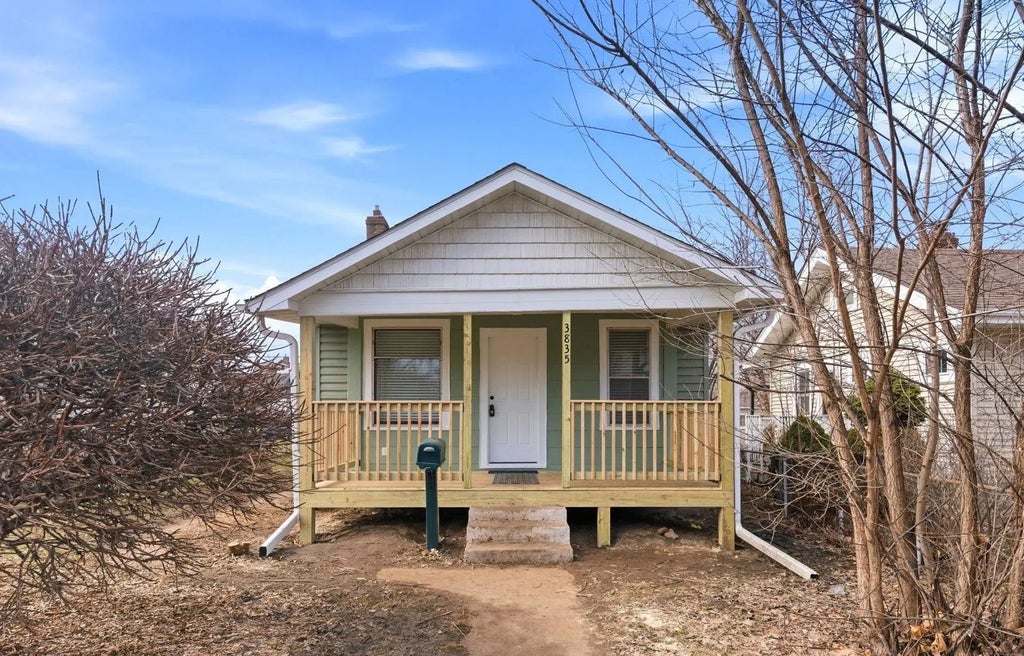 3835 Bryant Avenue N, Minneapolis