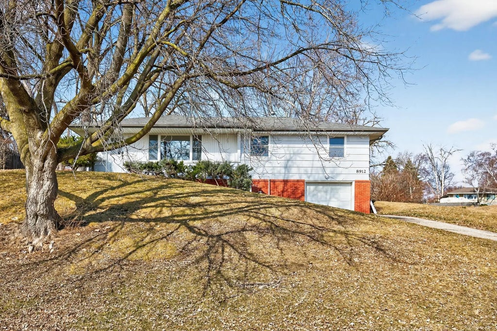 8912 Tretbaugh Drive, Bloomington