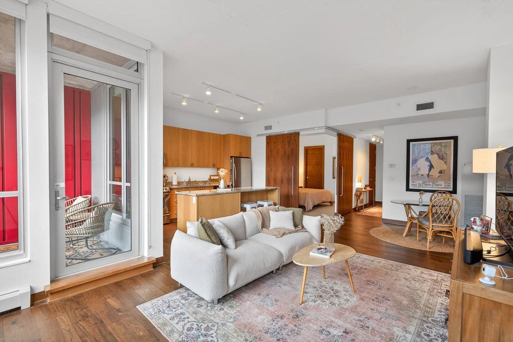 901 S 2nd Street 406, Minneapolis