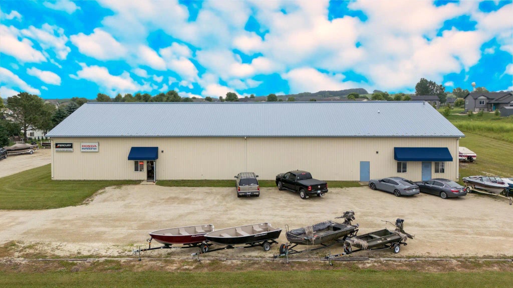 438 Main Street S, Dover