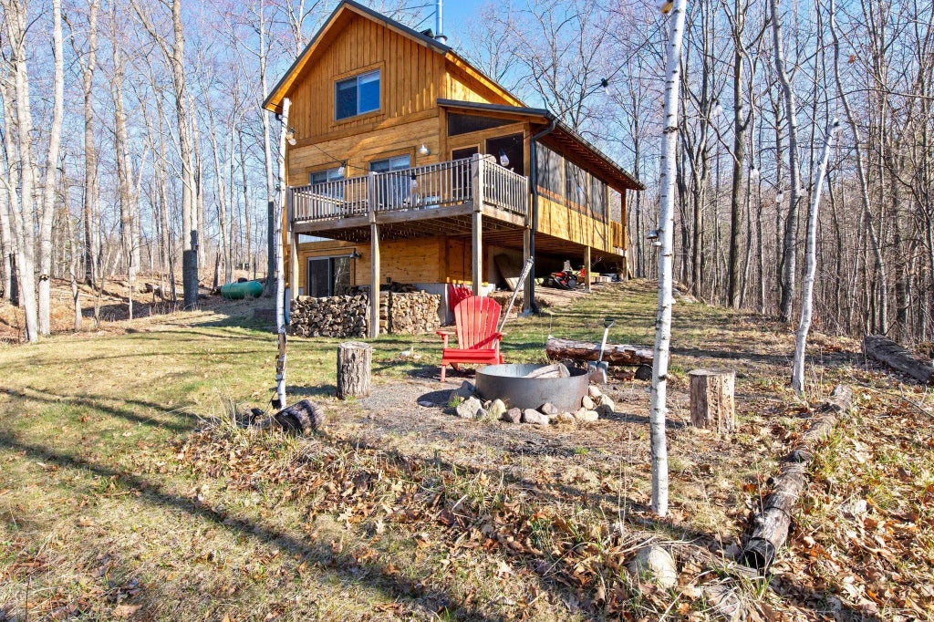 N8065 Wolf Lane, Hayward