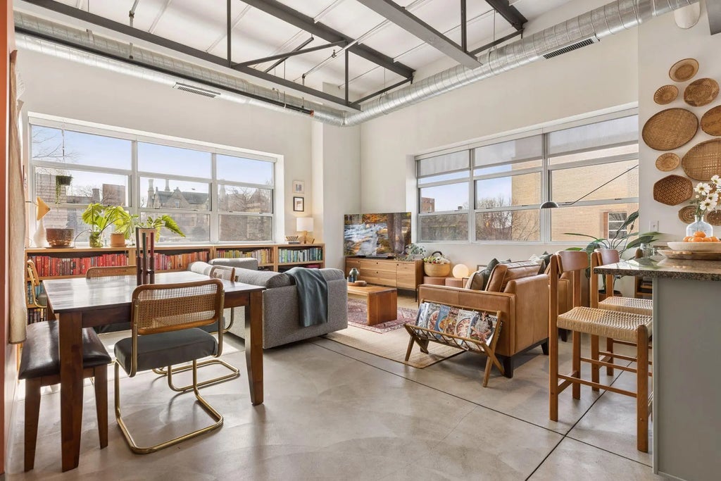 111 E Franklin Avenue 320, Minneapolis