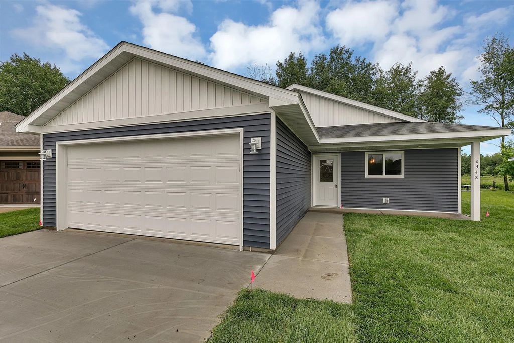 24317 19th Avenue, Saint Augusta