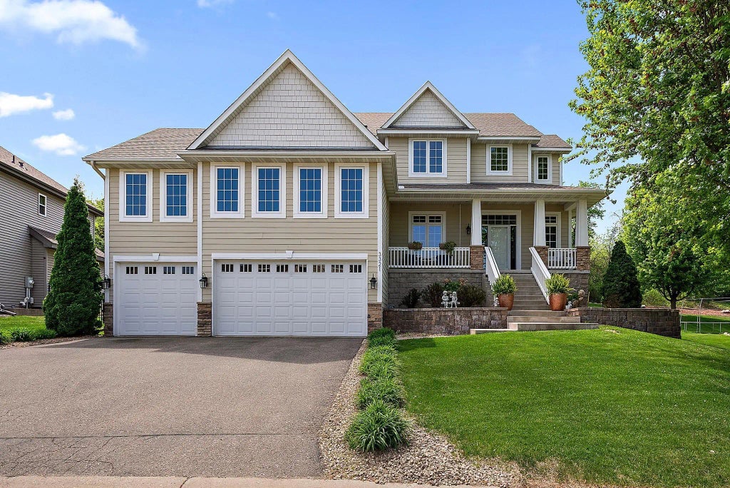 3321 Willie Drive, Burnsville