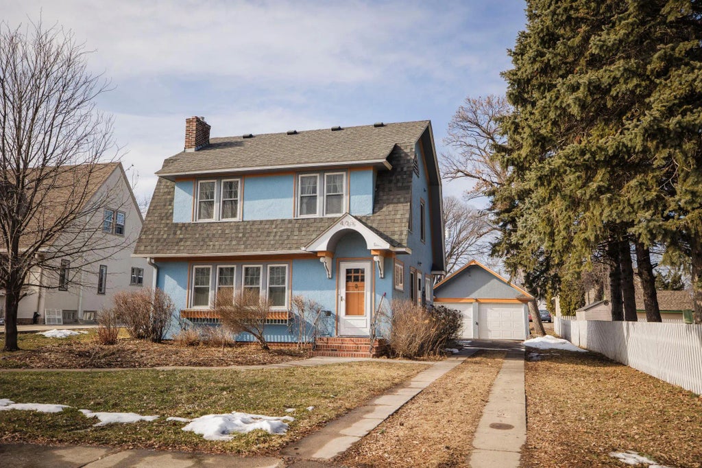 405 E 3rd Street, Morris