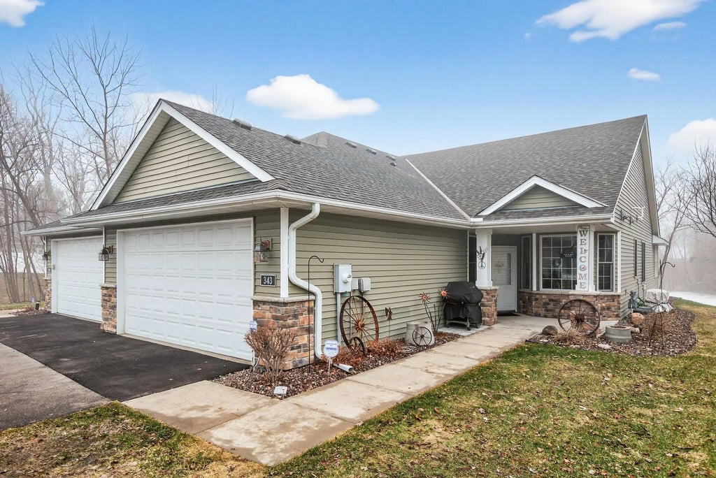 343 Sophia Avenue E, Maplewood
