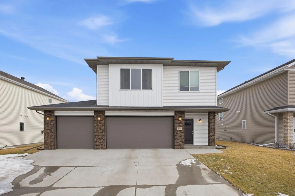 218 5th Street E, Horace