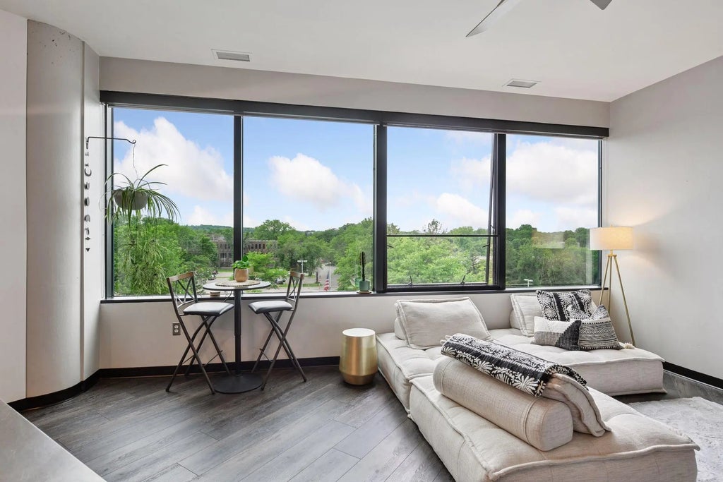 5601 Smetana Drive 418, Minnetonka