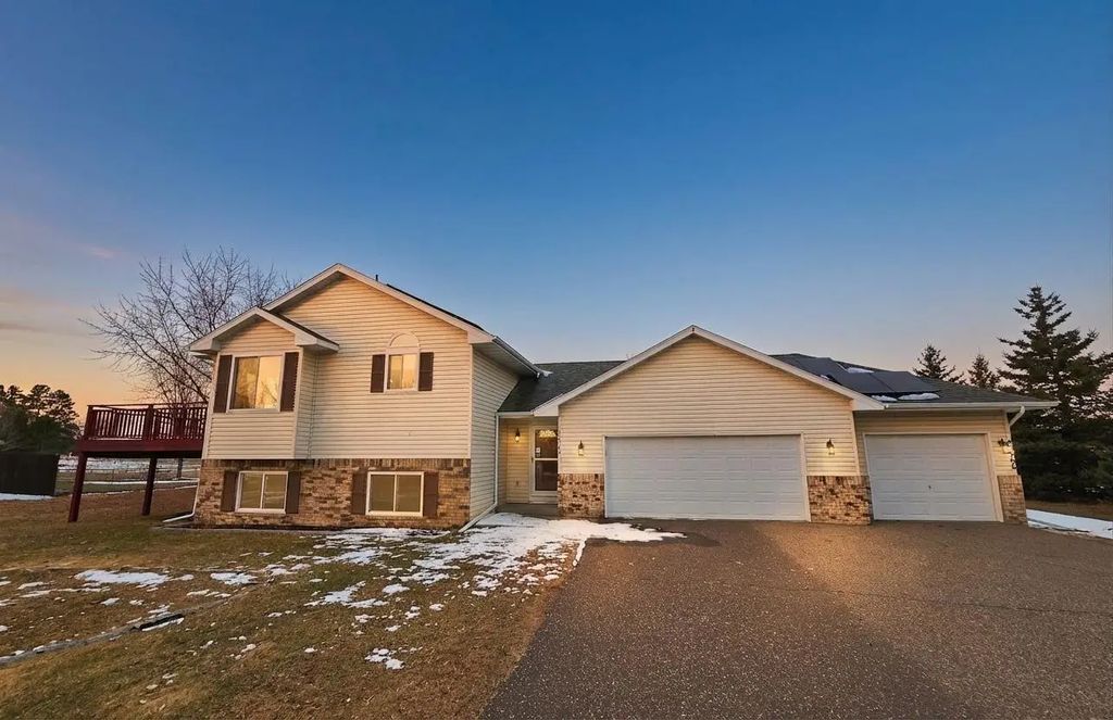 40566 Golden Avenue, North Branch