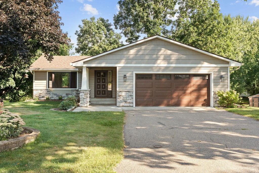 18208 Valley View Road, Eden Prairie