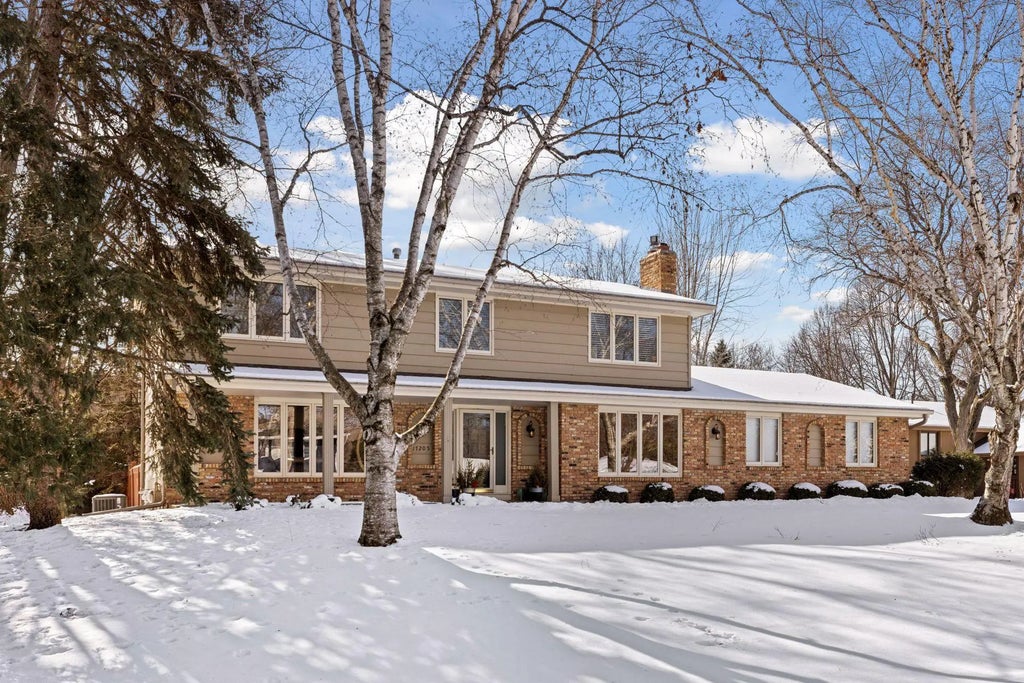 17205 27th Avenue N, Plymouth