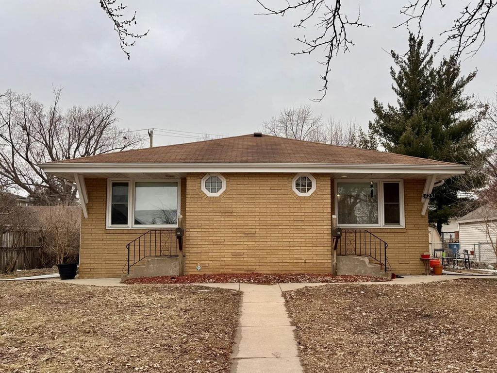 4229 Unity Avenue N, Robbinsdale