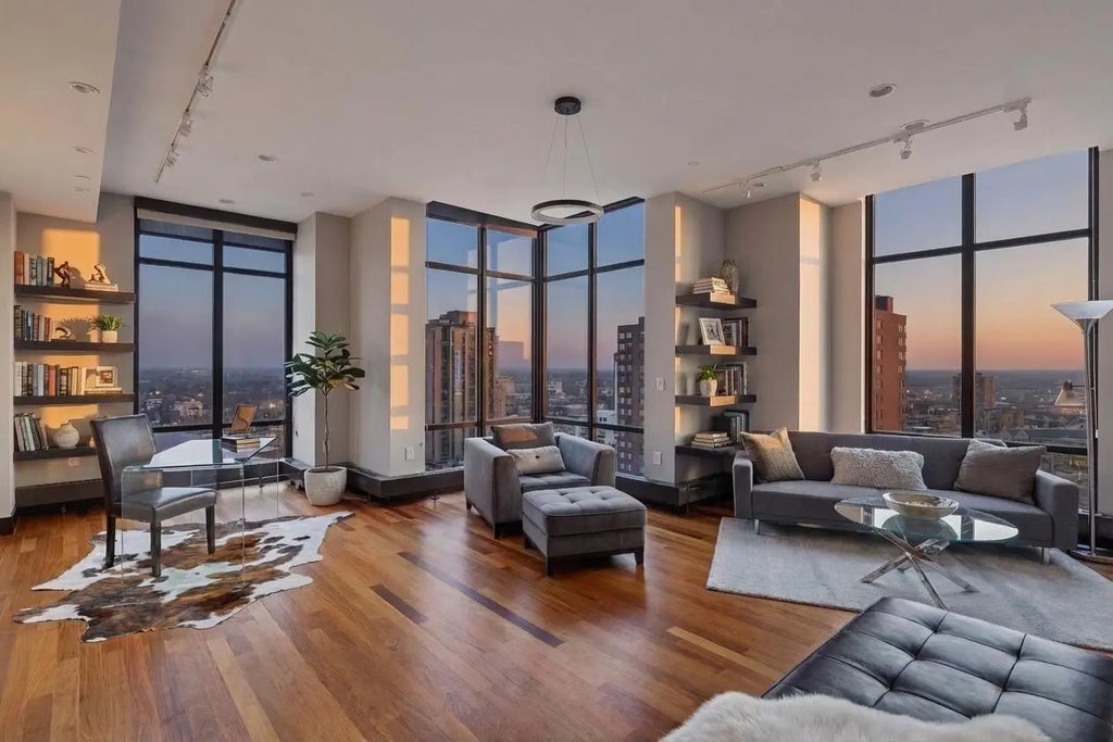 201 S 11th Street 2100, Minneapolis