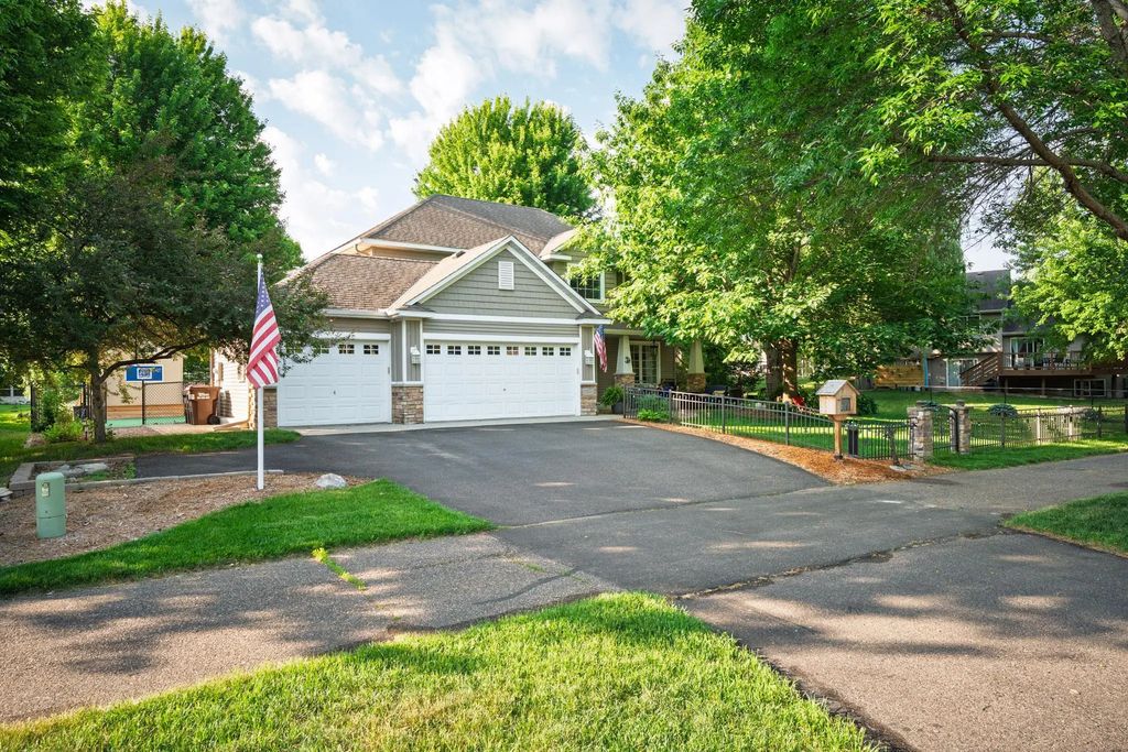 723 36th Street W, Hastings