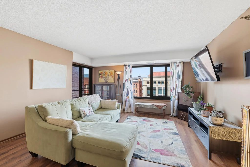 26 10th Street W 610, Saint Paul