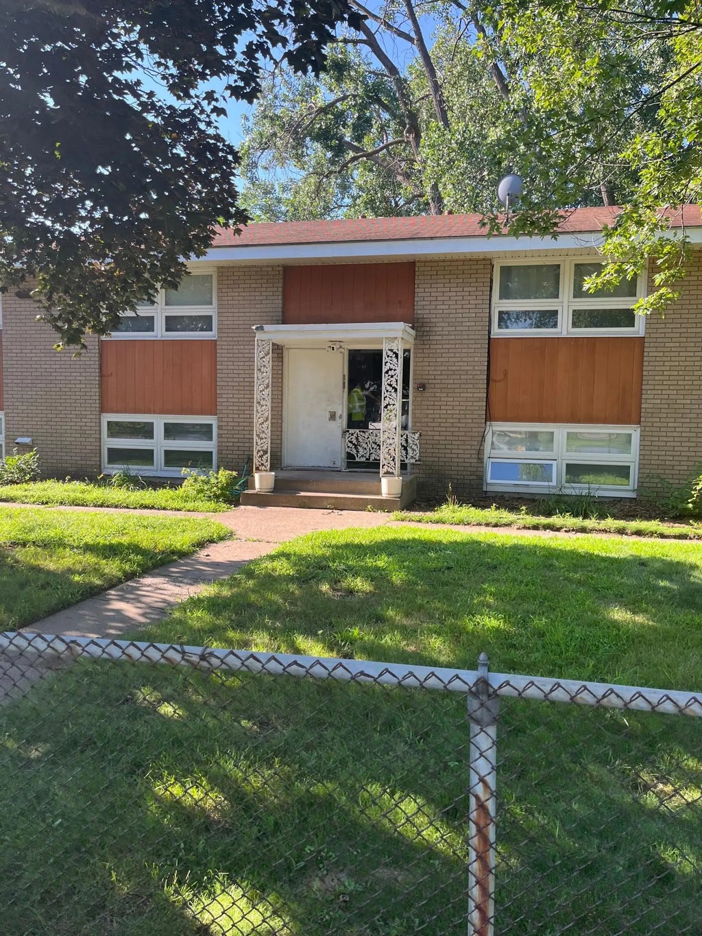 1107 57th Avenue N, Brooklyn Center