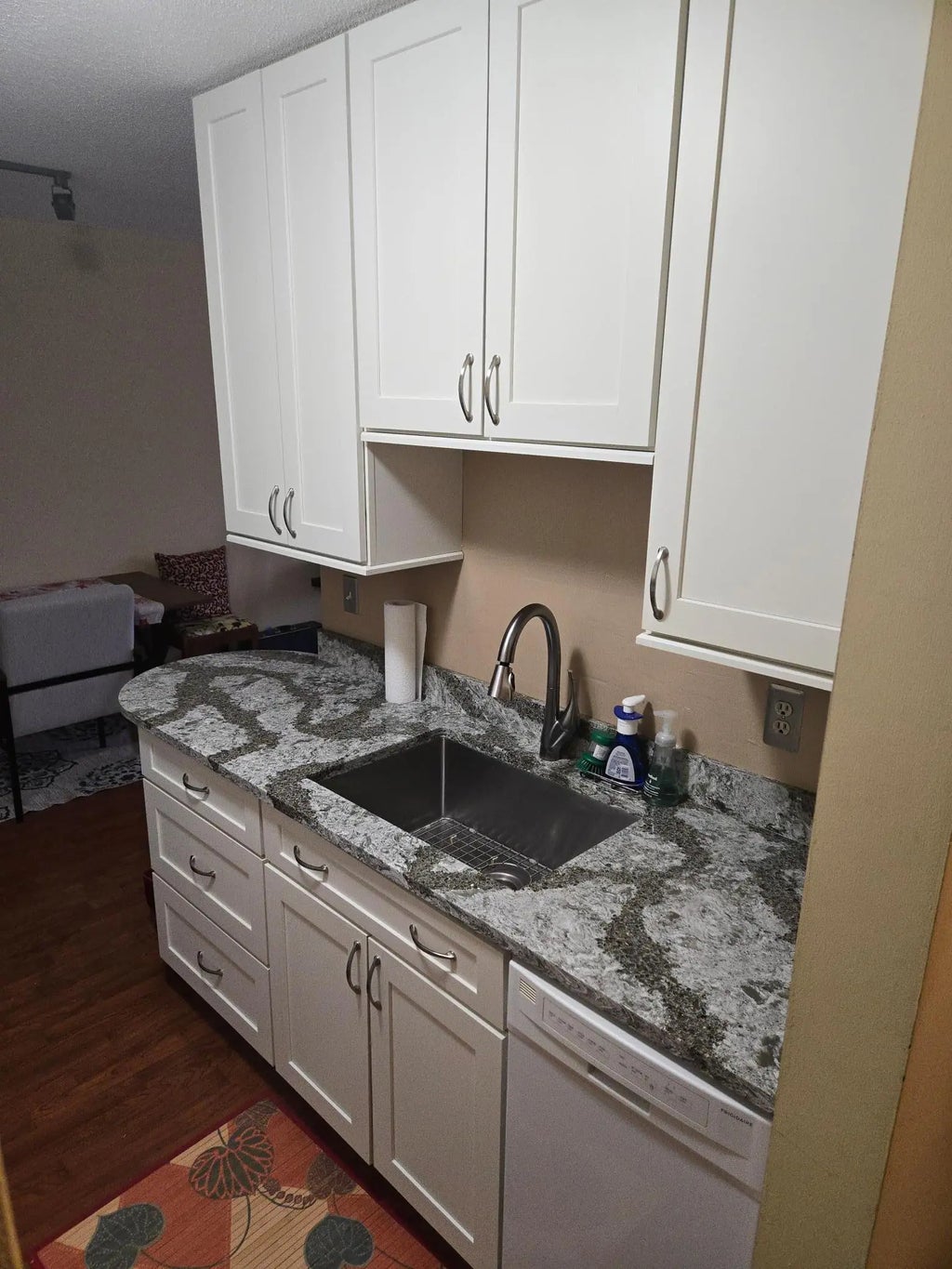 2616 Harriet Avenue 202, Minneapolis