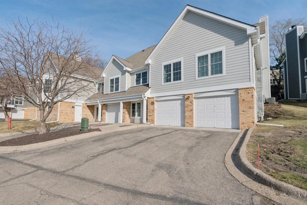 5980 Chasewood Parkway 102, Minnetonka