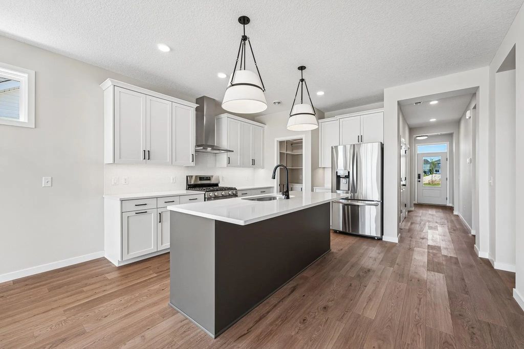 19124 Cloverleaf Way, Farmington