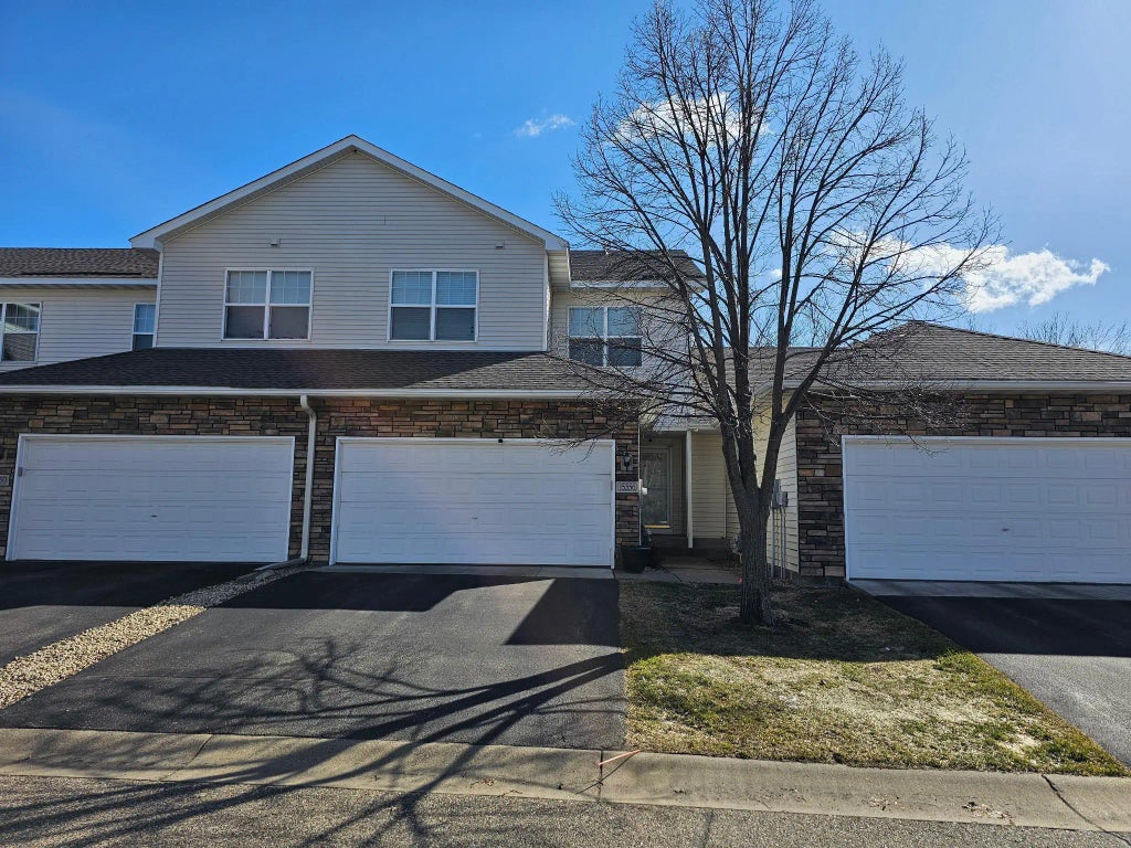 15356 Chili Court, Rosemount