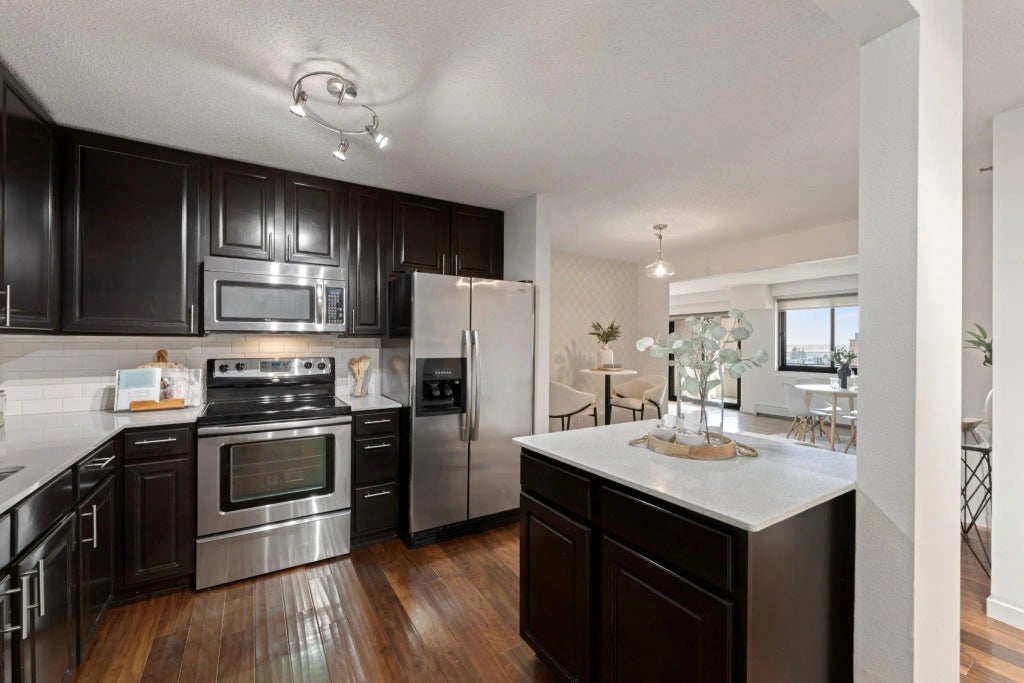 48 Groveland Terrace B307, Minneapolis