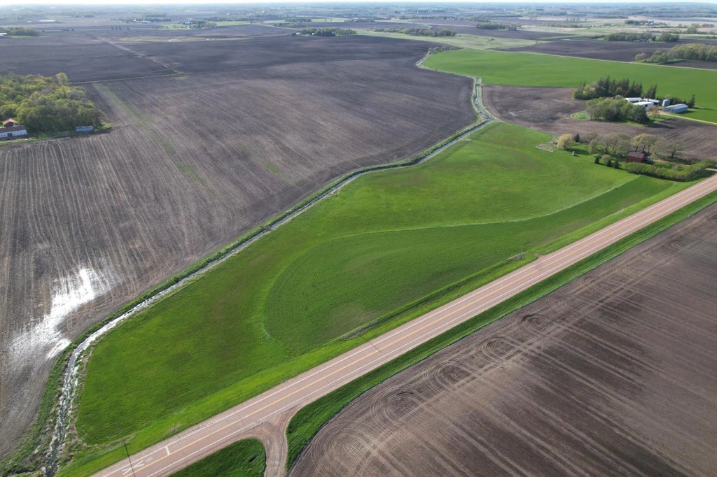 13xxx County Road 31, Hamburg