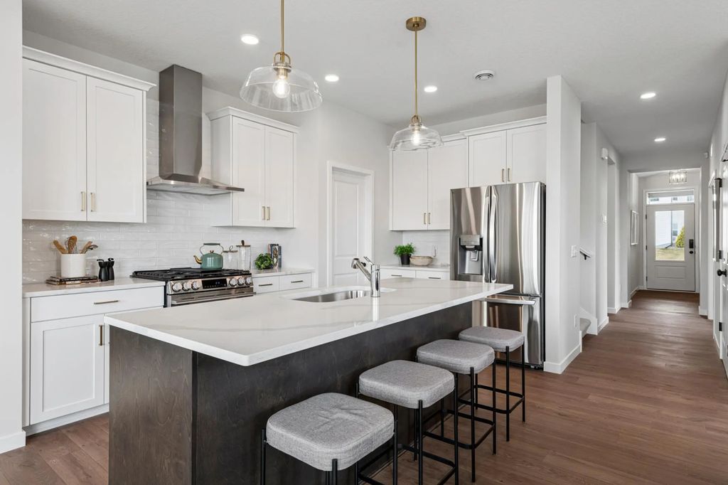 19160 Cloverleaf Way, Farmington