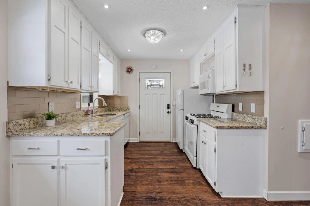 101 W 93rd Street, Bloomington