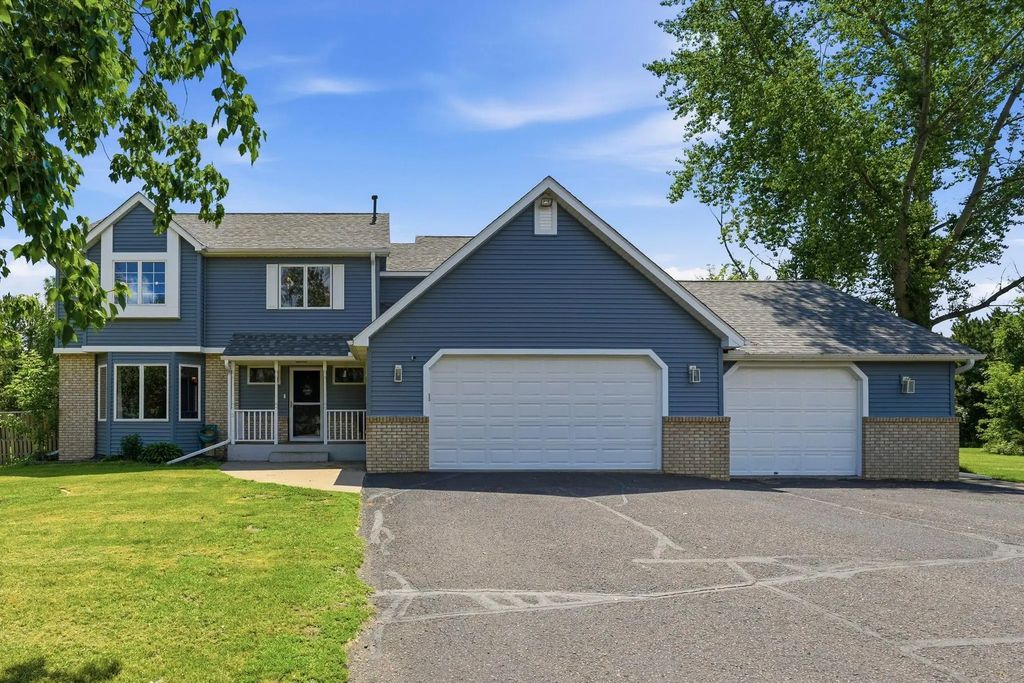 591 Spurline Circle, Hudson