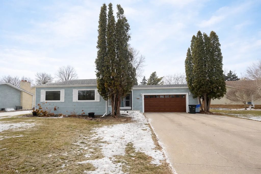 3402 Par Street N, Fargo