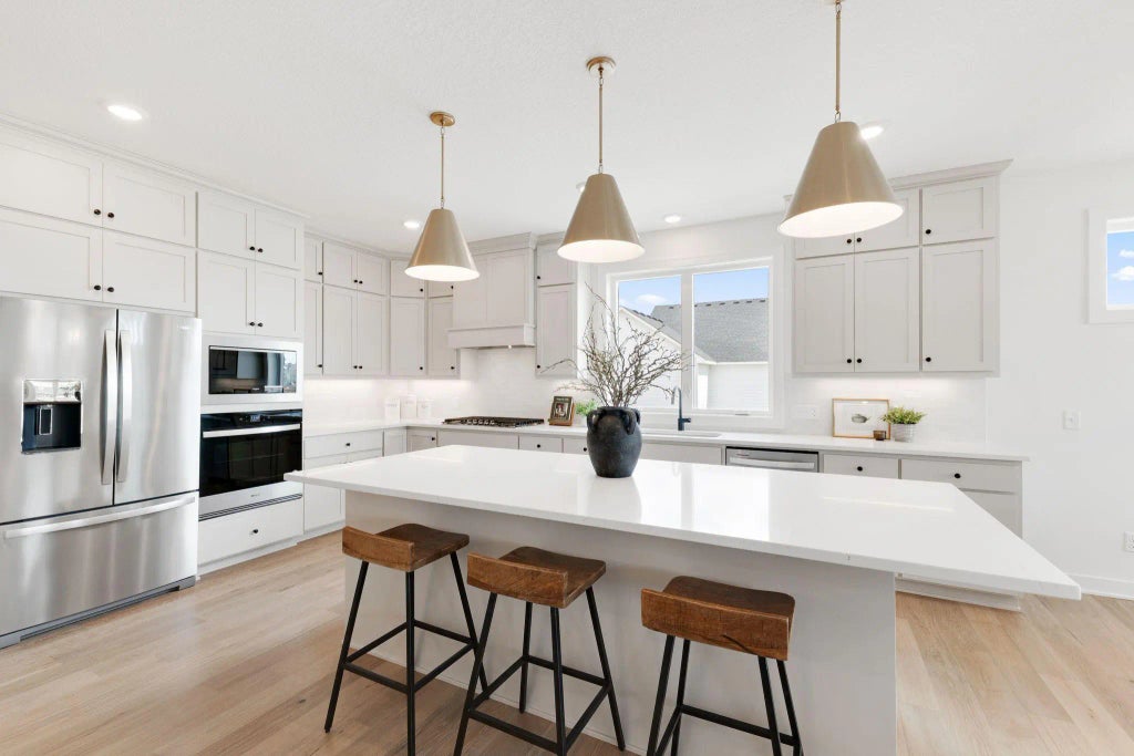 17787 Ellsworth Drive, Lakeville