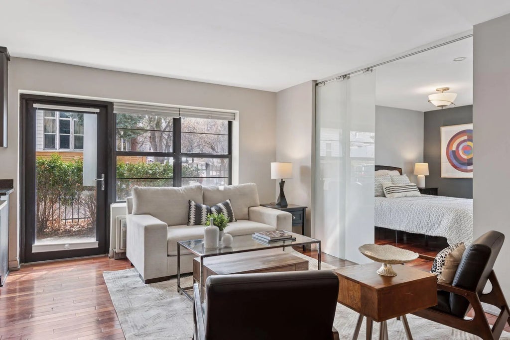 2201 3rd Avenue S 102, Minneapolis